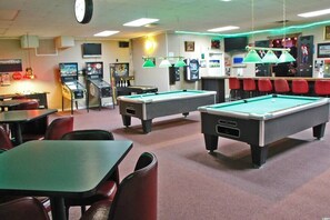 Games room - A Day at the Dunes! , 2 Bedroom 2 Bath Condo close to all North Myrtle Beach has to Offer! (Horry County)