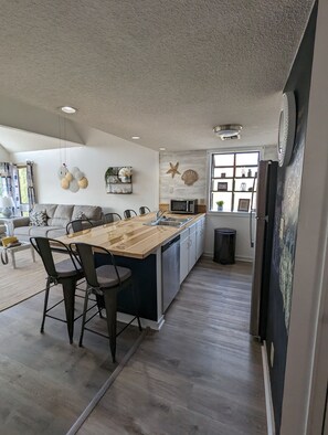 Interior - A Day at the Dunes! , 2 Bedroom 2 Bath Condo close to all North Myrtle Beach has to Offer! (Horry County)