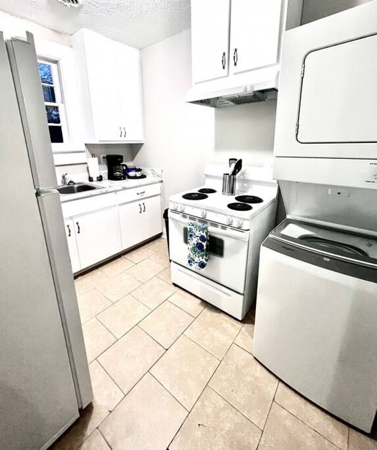 *Historic Cottage in Cloverdale*