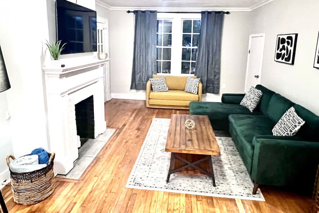 *Historic Cottage in Cloverdale*