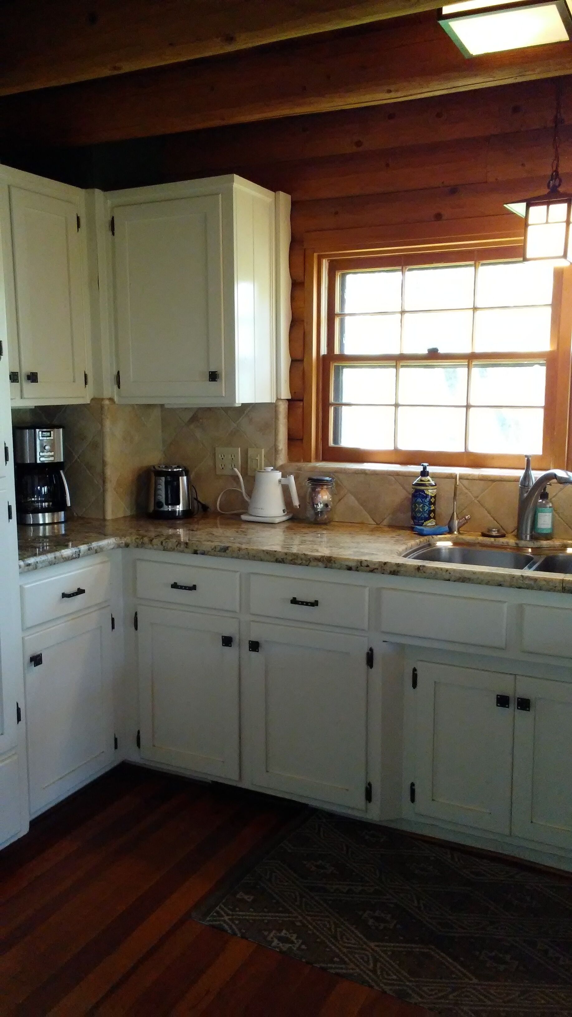 Storybook Log Cabin near Sequoia National Park