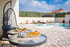 Pool - Villa Nur Amela - Pool, Jacuzzi, Darts (Pula)