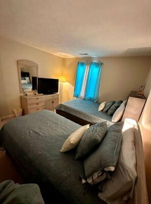 2 bedrooms, iron/ironing board, WiFi, bed sheets