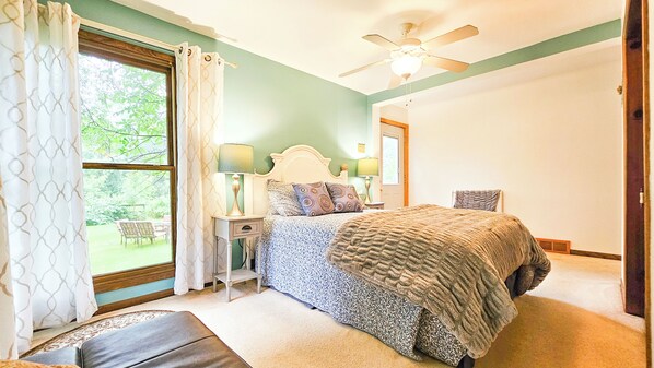 3 chambres, bureau, fer et planche à repasser, accès au Wi-Fi (inclus)