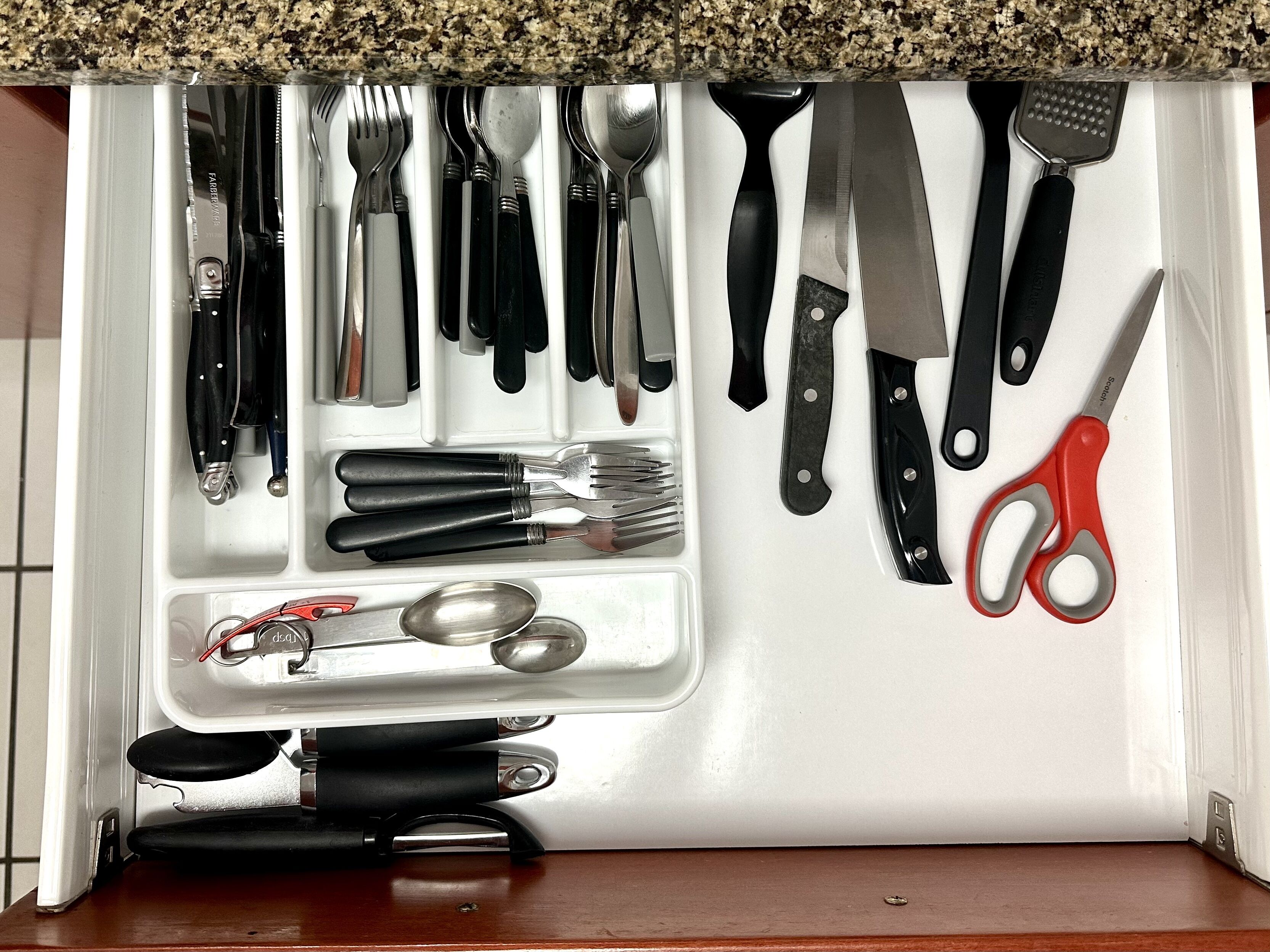 Spacious Apt w/see the bay&pool