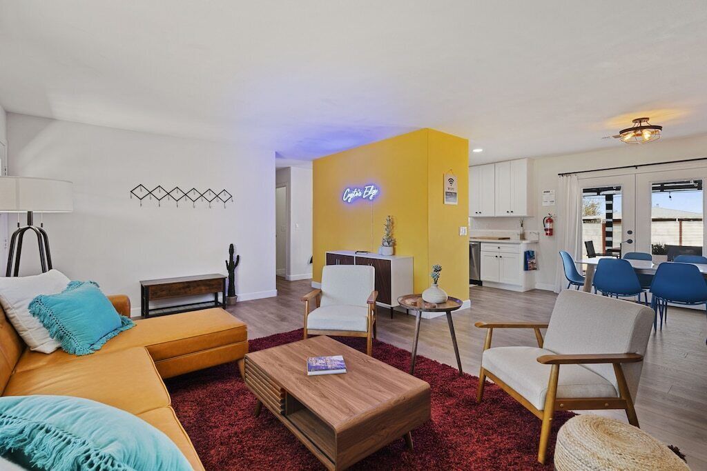 *Fall Special* - Hot tub, Fire pit, Hammocks