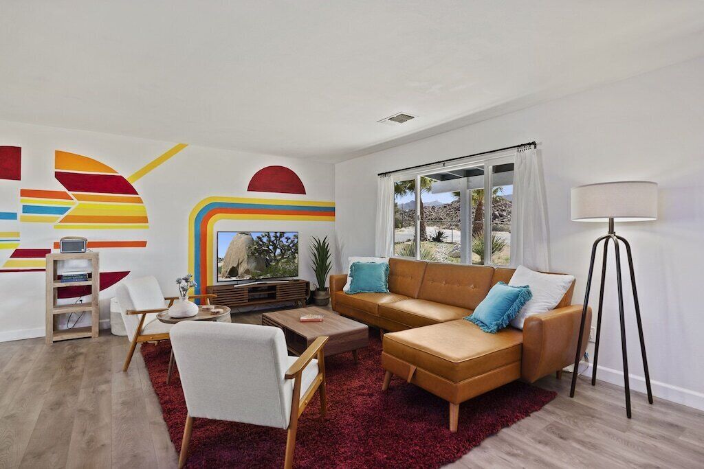 *Fall Special* - Hot tub, Fire pit, Hammocks