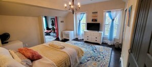 4 bedrooms, iron/ironing board, travel cot, free WiFi