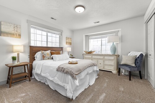 Sunrise Condo in Convenient Provo Location