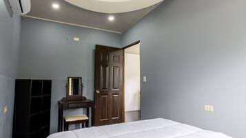 1 chambre, fer et planche Ă  repasser, Wi-Fi gratuit, draps fournis