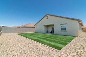 Exterior - *Spacious Family Oasis*Pool Table*Backyard*Garage* (Casa Grande)
