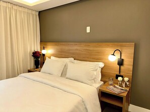 Camera Senior, accesso in sedia a rotelle | Biancheria da letto di alta qualità, minibar, una cassaforte in camera