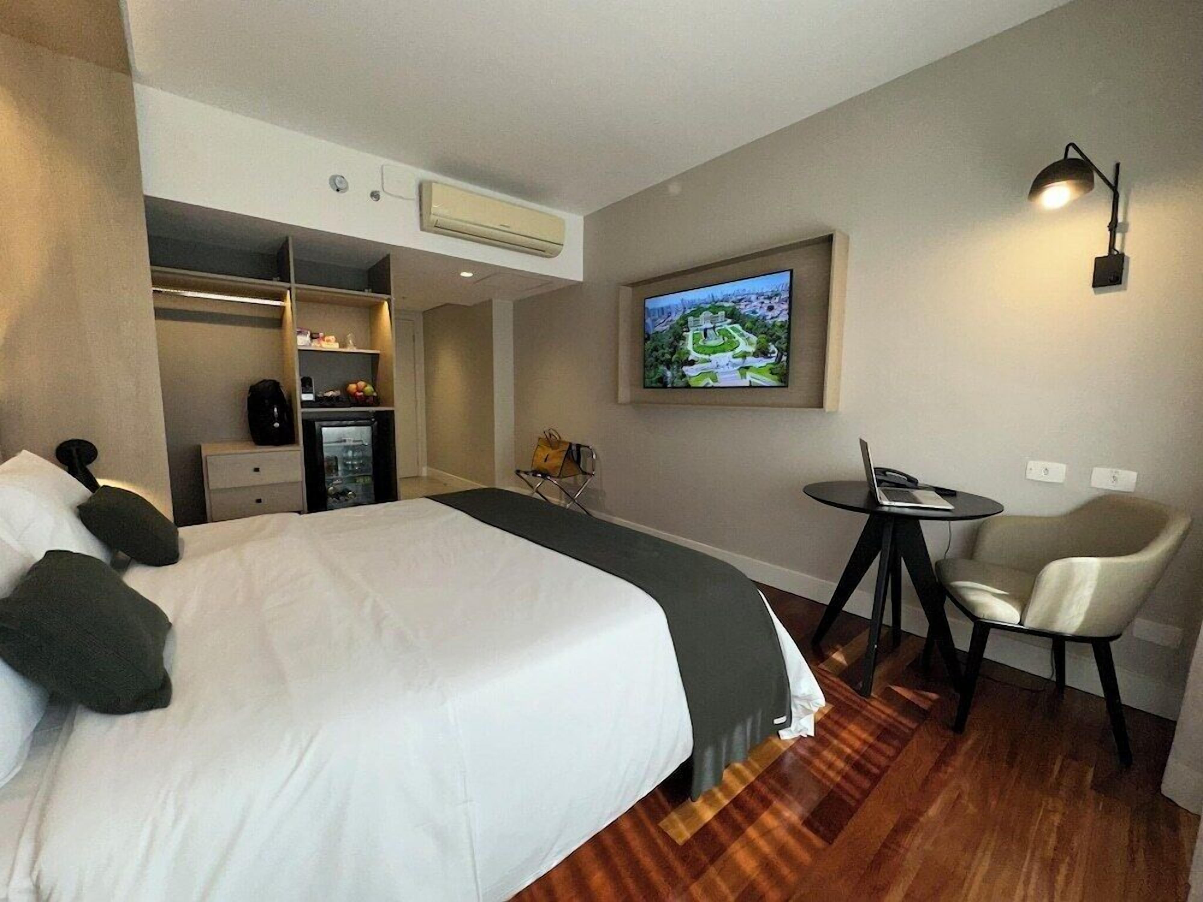 Premium bedding, minibar, in-room safe, desk