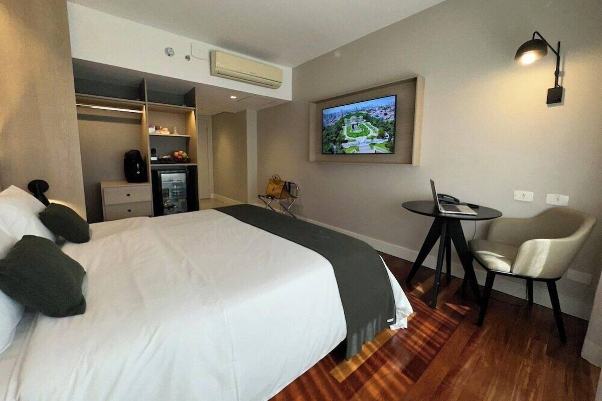 Ropa de cama de alta calidad y minibar
