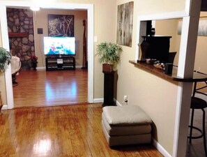 Interior - D'Safari Lounge in Bossier City (Bossier City)