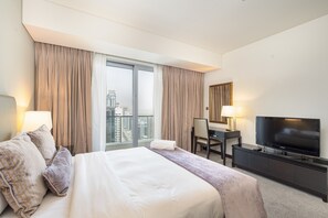 2 bedrooms, in-room safe, iron/ironing board, free WiFi