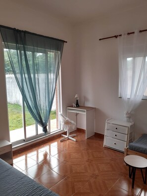 9 bedrooms, WiFi - Very quiet and the best for you best holiday (AGUA CASADA, LOBATA)