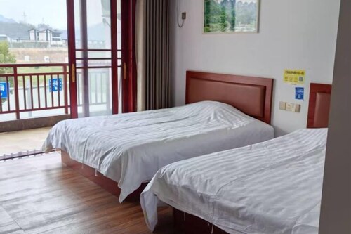 A Rest in Xinchang