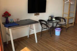 Room - A Rest in Xinchang (Xinchang)