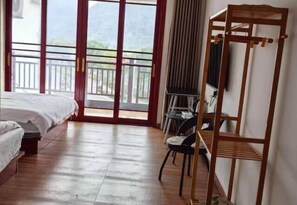 Room - A Rest in Xinchang (Xinchang)