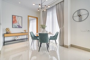 تناول الطعام