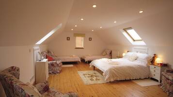 2 bedrooms, free WiFi, bed sheets
