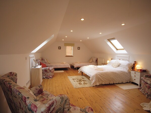 2 bedrooms, free WiFi, bed sheets