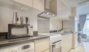 Fridge, microwave, oven, stovetop