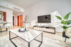 TV - Opulent 1BR at MAG 218 Dubai Marina by Deluxe Holiday Homes (Dubai)