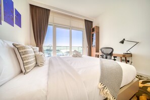 2 chambres, coffres-forts dans les chambres, fer et planche Ă repasser