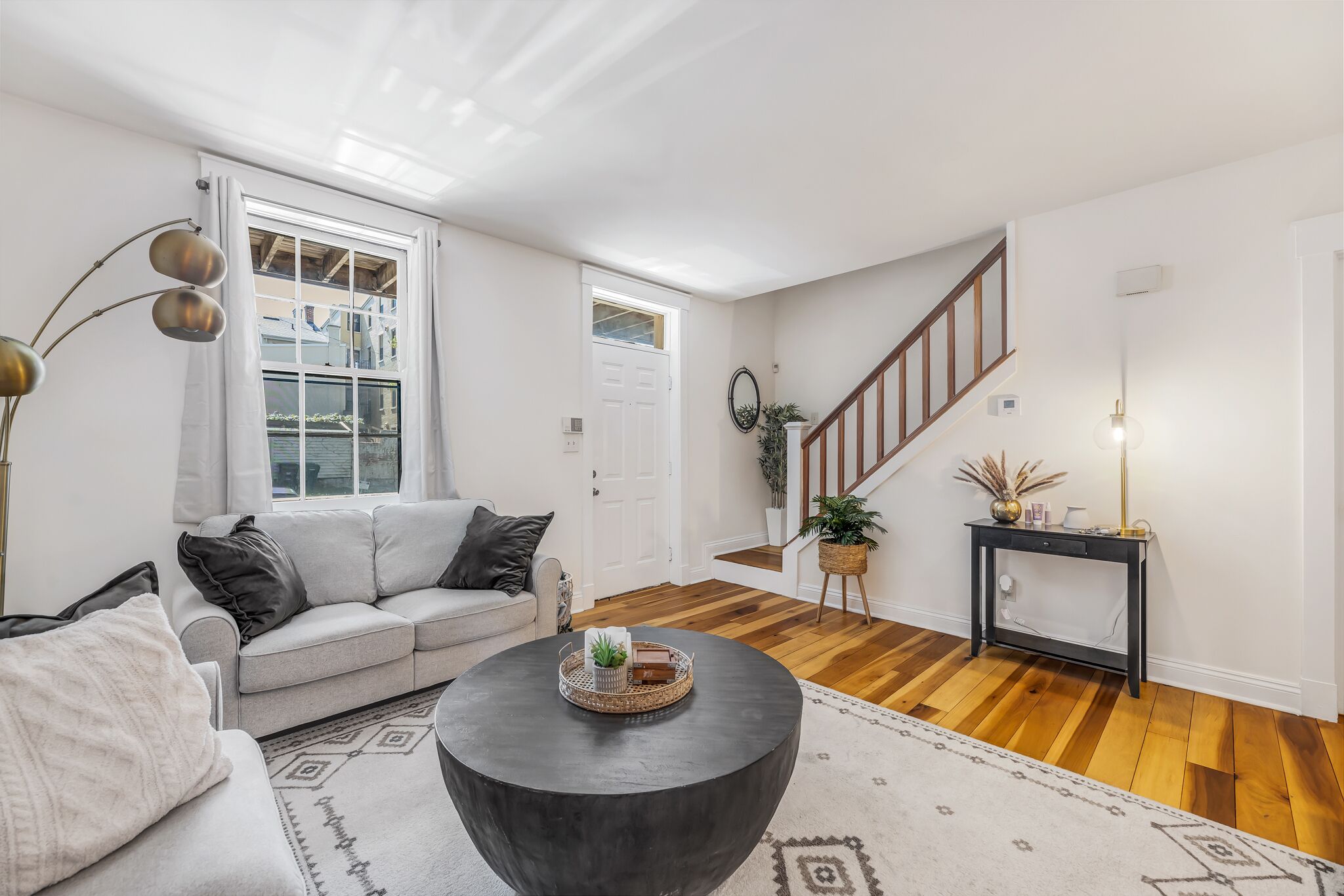 City View Oasis: Downtown with 3 FREE Parking Spots & 3 Balconies!