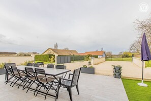 屋外ダイニングエリア