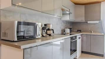 Micro-ondes, four, lave-vaisselle