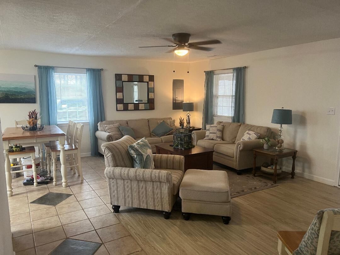 Never a Better Day Cabin with Private Lake Access - boat, fish, swim!