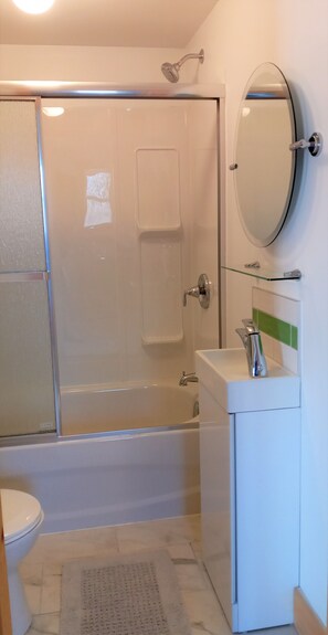 Towels, toilet paper