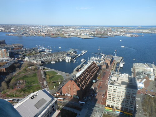 Condo available for Boston Marathon Week and April Vacation Week