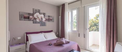 1 bedroom, in-room safe, desk, iron/ironing board