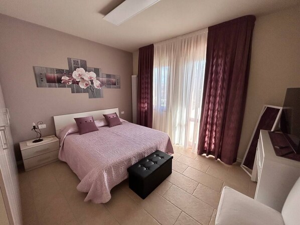 1 chambre, coffres-forts dans les chambres, bureau