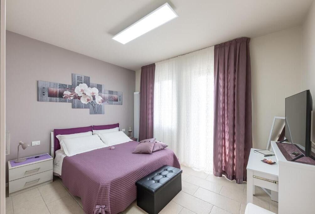1 bedroom, in-room safe, desk, iron/ironing board