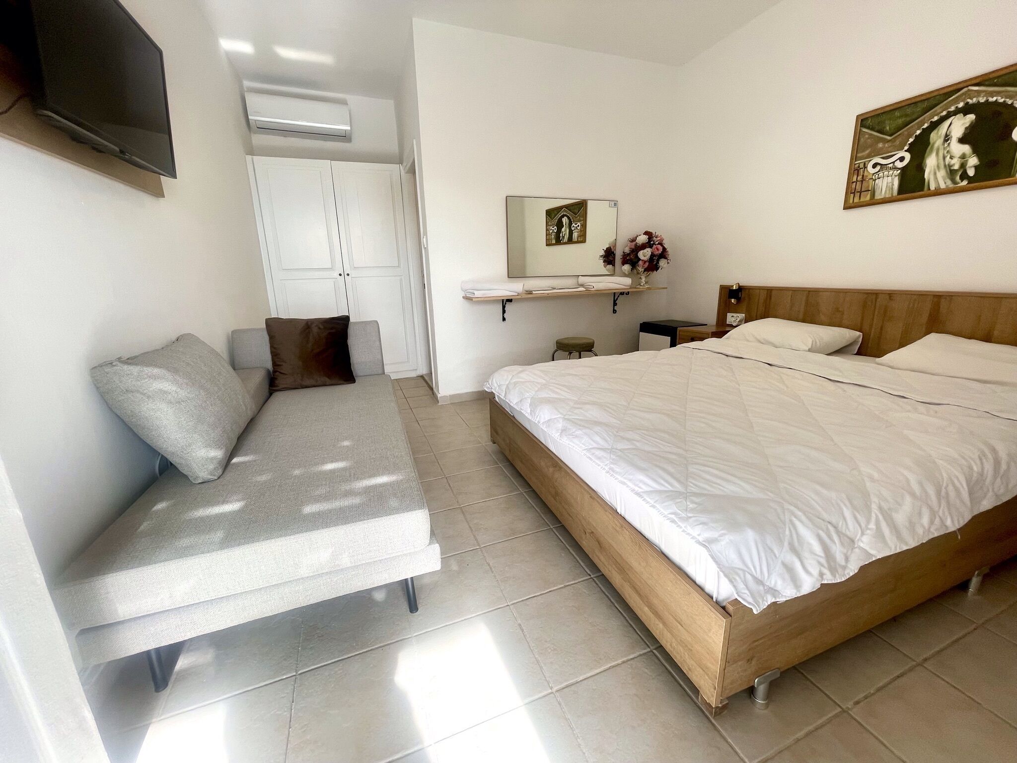 Habitación doble estándar | Minibar, escritorio, insonorización y wifi gratis 