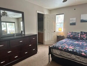 4 chambres, bureau, Wi-Fi gratuit, draps fournis