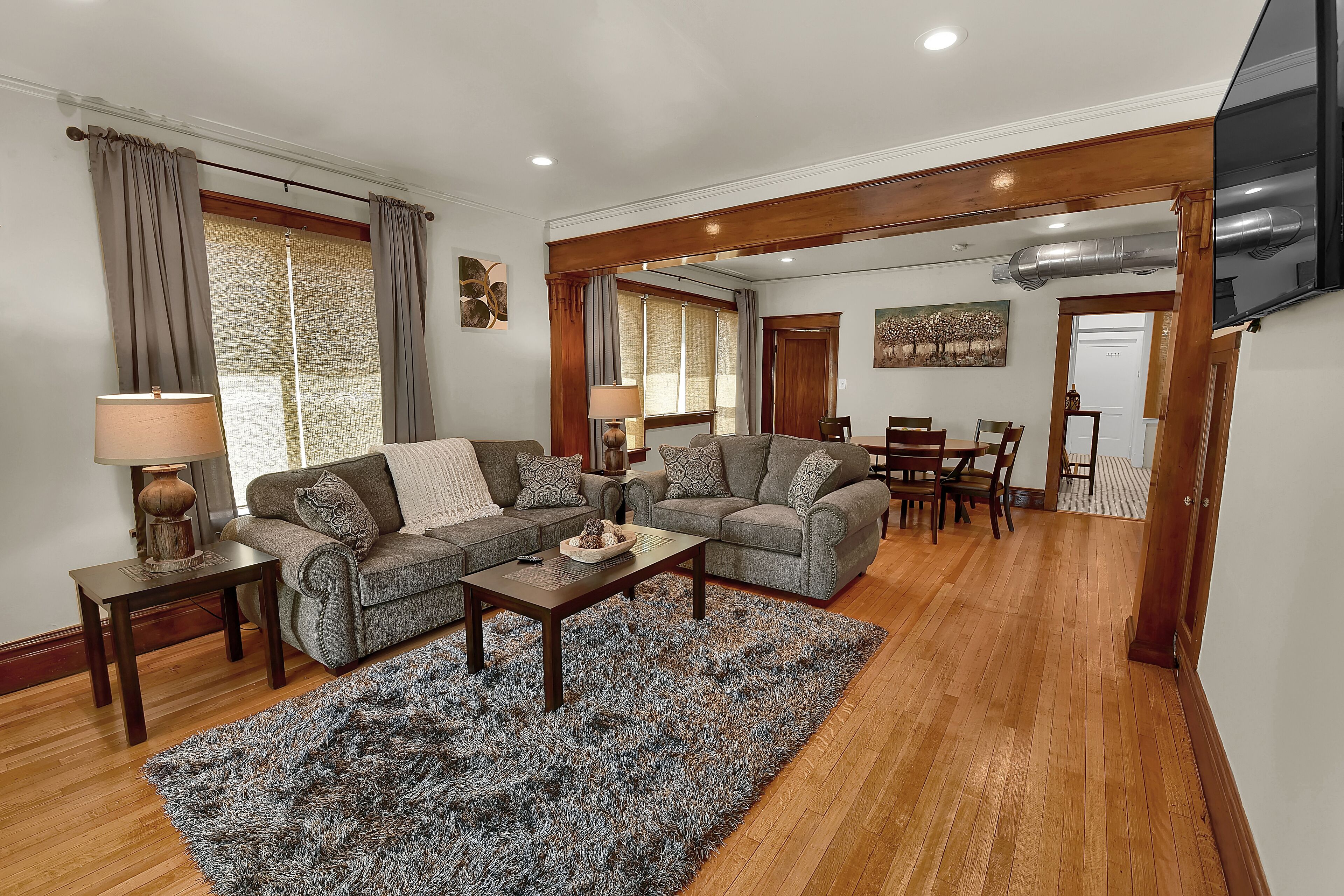 *2bed 1bath*Fast Internet*