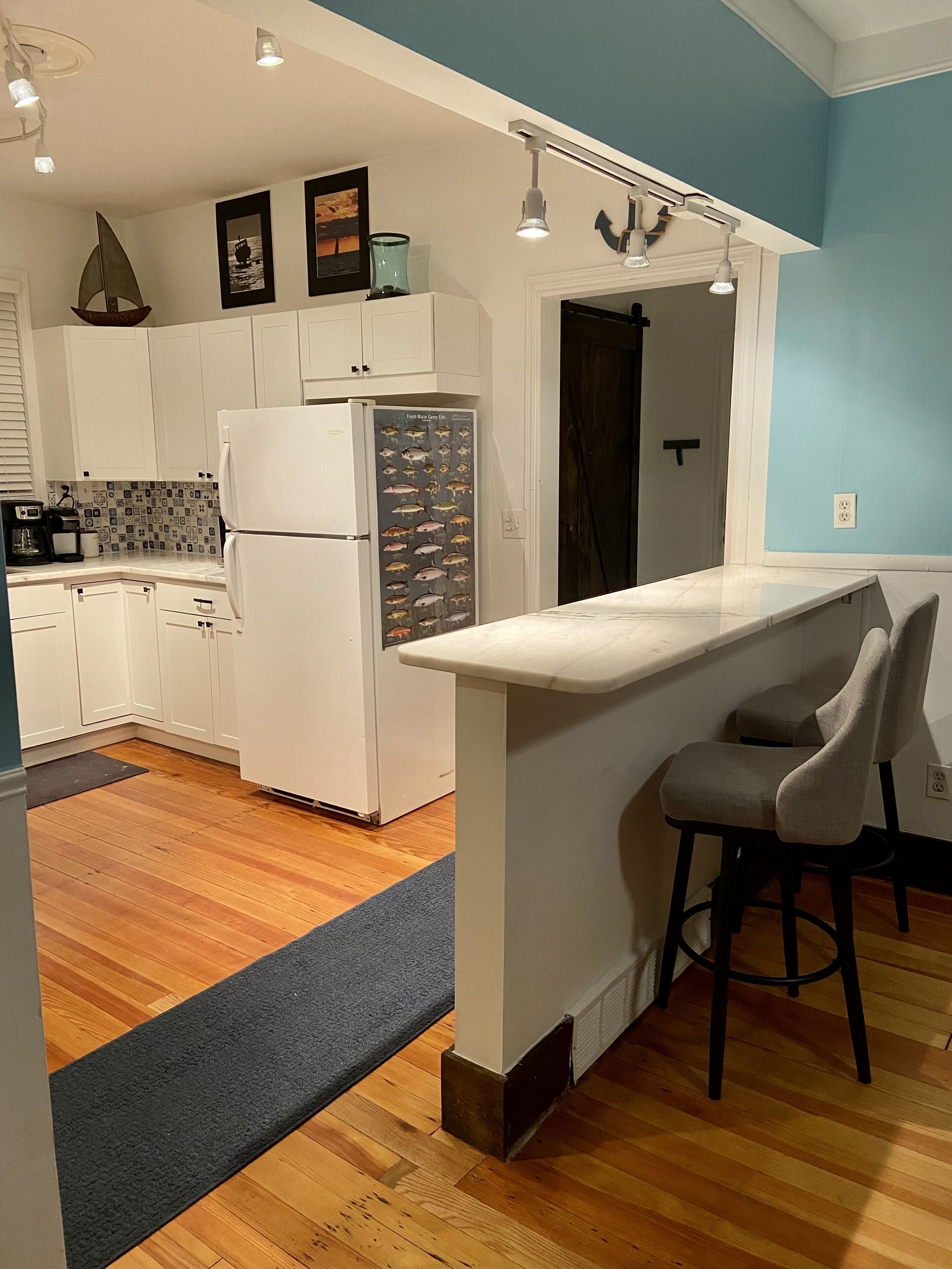 Enjoy Beautiful Sunsets at this Lake House w a HOT TUB, Boat Garage and Game Rm 