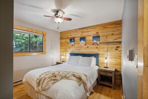 3 chambres, fer et planche à repasser, lit de bébé portatif