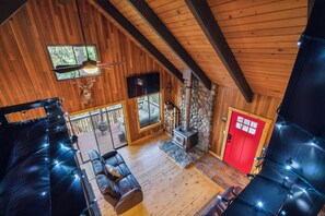 3 bedrooms, iron/ironing board, travel cot, free WiFi