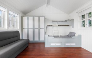 4 bedrooms, free WiFi