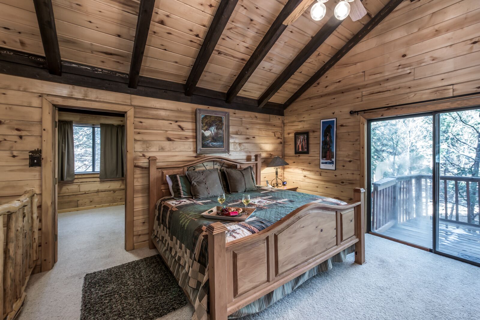 3 story 3700 sq ft log cabin - hot tub, game room, sunroom, fireplace in Ruidoso