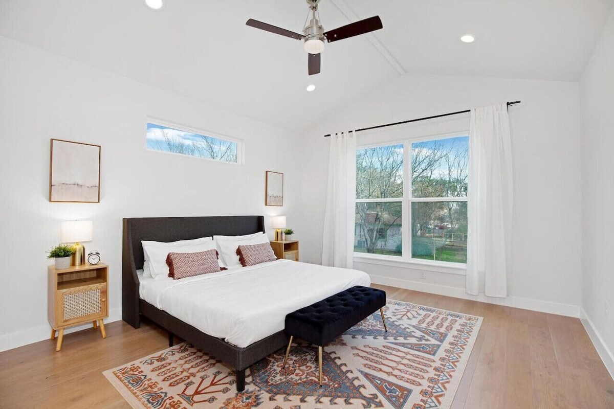 Photo 6 of Downtown Bliss: Modern 4-Bedroom Retreat w/Hot Tub