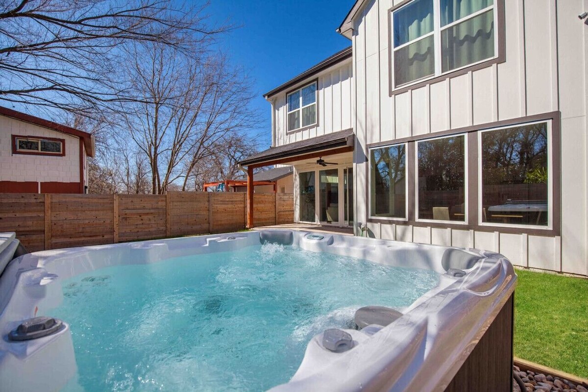 Photo 17 of Downtown Bliss: Modern 4-Bedroom Retreat w/Hot Tub