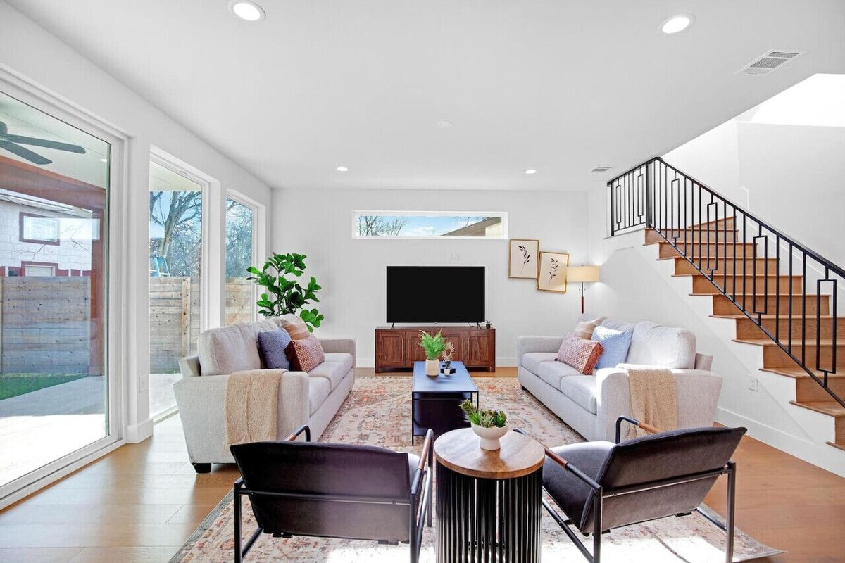 Photo 7 of Downtown Bliss: Modern 4-Bedroom Retreat w/Hot Tub